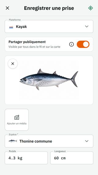 Le formulaire de prise après la photo : kayak, la photo du poisson, l'espèce bonite à dos rayé, le poids 4,3 kg et la longueur 60 cm remplis